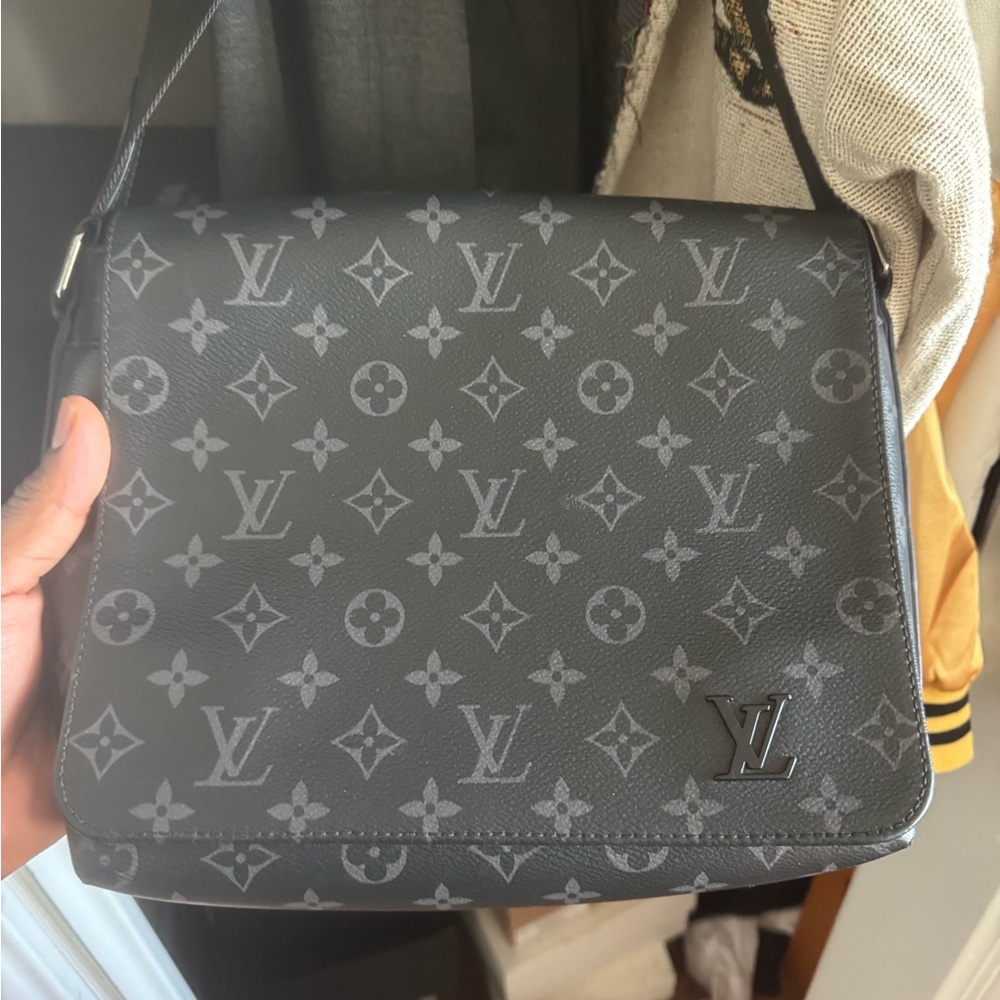 Louis Vuitton District PM Crossbody -  Monogram Eclipse